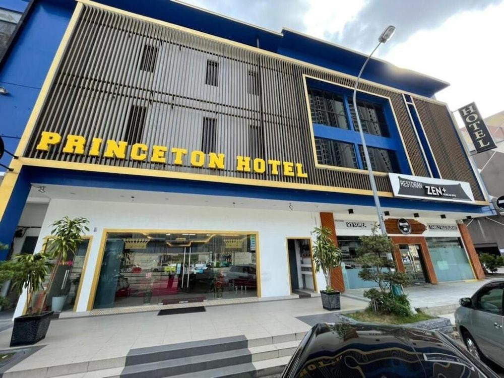 Hotel Zamburger Bukit Indah Johor Bahru Exterior foto